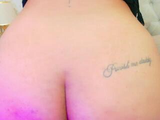 Bellah Colucci webcam model stream image