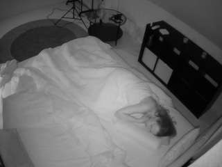 voyeurcam-julmodels-whitebed-2 webcam camsoda model stream image