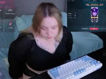 AlinaAdams webcam model stream image
