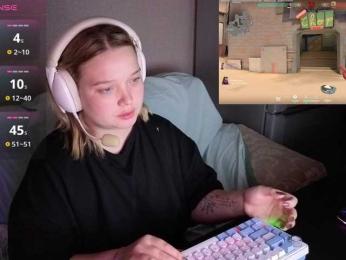 AlinaAdams webcam model stream image