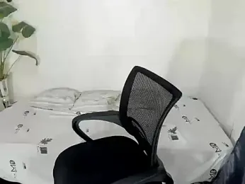 urhotty_megss webcam model stream image