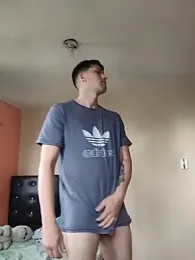 Deibyguzman webcam stripchat model stream image