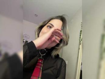 Honey_buns webcam bongacams model stream image