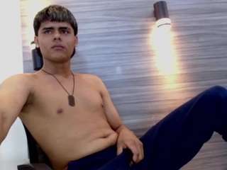 lelehott01 webcam model stream image