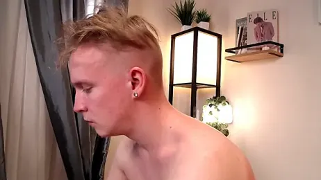 AlexxSweet webcam model stream image