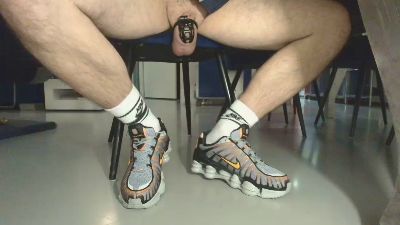 sneakpig webcam model stream image