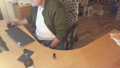 Barefooter webcam model stream image