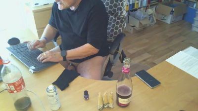 Barefooter webcam model stream image