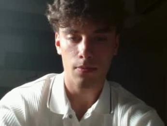 joel_friendly webcam model stream image