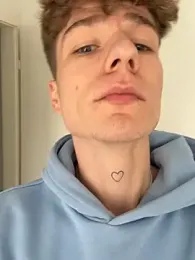 Sklave26Y webcam model stream image