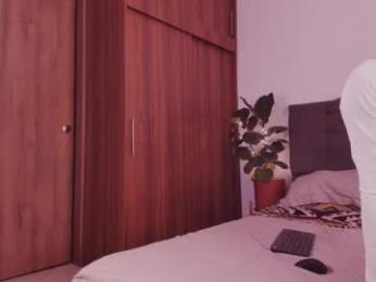 2gays_1straight webcam model stream image