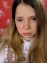 Zuli_Kiska webcam model stream image