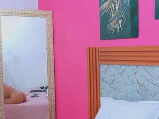 littlee-emily webcam model stream image