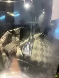 _QaraH webcam model stream image