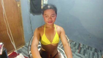 ItsRogeline webcam model stream image