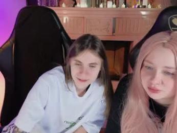 _lovelylove_ webcam model stream image