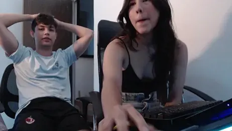 T-PHotxCouple webcam model stream image