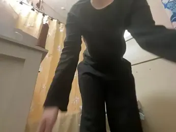 Snowbunnycake_131 webcam model stream image