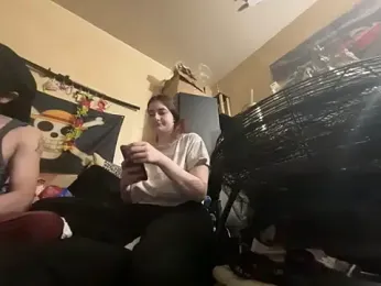 Snowbunnycake_131 webcam model stream image