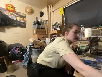 Snowbunnycake_131 webcam model stream image