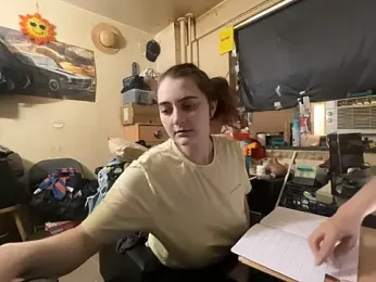 Snowbunnycake_131 webcam model stream image