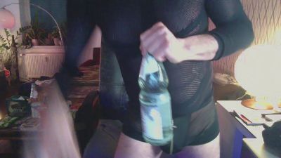 tom0819 webcam model stream image