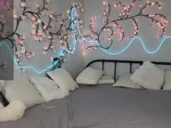 kris_mon webcam model stream image