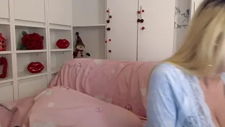 _karolynesyera_ webcam stripchat model stream image