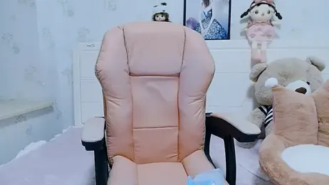 Winnie-01 webcam model stream image