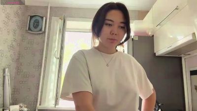 LianeDement webcam model stream image