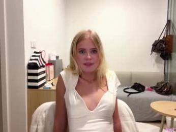 laraineprada webcam chaturbate model stream image