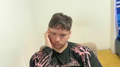 Eskolhandsome webcam model stream image