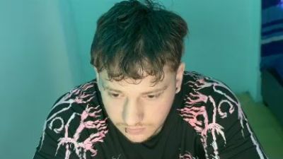 Eskolhandsome webcam model stream image