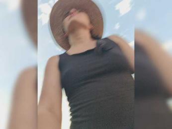 DIVo_0RA webcam model stream image