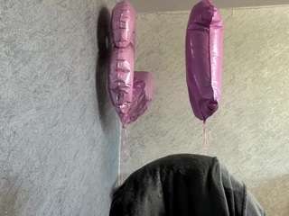 mikabraskey webcam model stream image