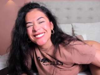 latindolly webcam model stream image