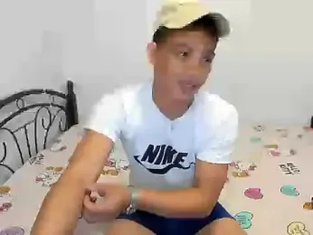 urfucker_vinz webcam stripchat model stream image