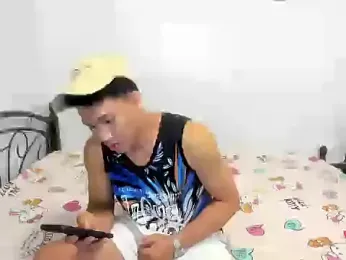 urfucker_vinz webcam stripchat model stream image
