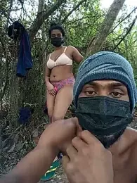 Black_bee8 webcam model stream image