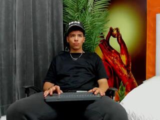 Tobias Vega webcam model stream image