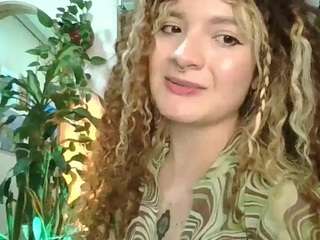 merida-red webcam model stream image