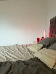 EllaMae webcam model stream image