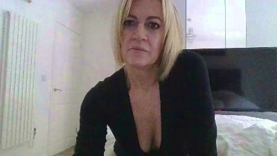 Milfshake227 webcam model stream image