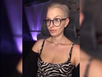 OhMyKosh webcam model stream image