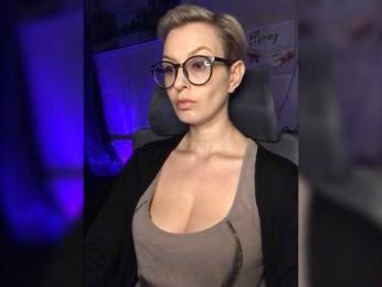 OhMyKosh webcam model stream image
