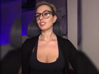 OhMyKosh webcam model stream image