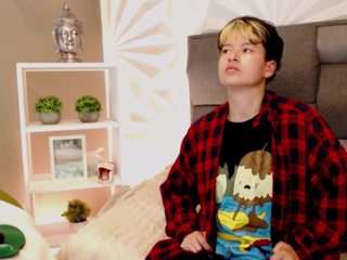 redhood-1 webcam model stream image