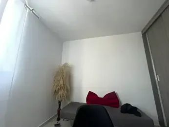 dakota_le webcam model stream image