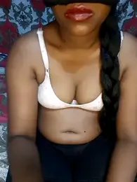 Vishmi15 webcam model stream image