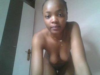 PrettyElle webcam model stream image